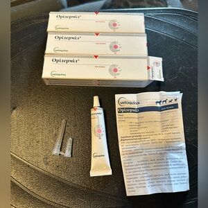3 pack of
Vetoquinol Oridermyl Ear Ointment. NEW in the box. Expires 11-25-2026